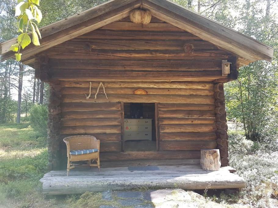 Charmig Gard Med Bastu, Strandtomt Och Utedusch I Naturskoent Omrade Sveg Exteriér fotografie